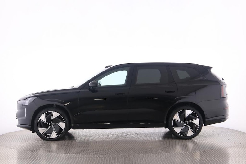 Vehicle image VOLVO EX 90