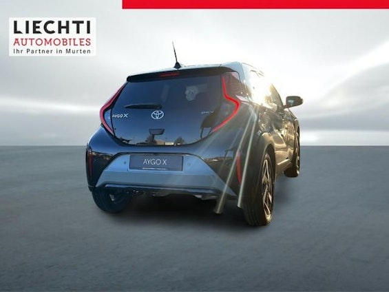 Vehicle image 10 Vehicle image 10