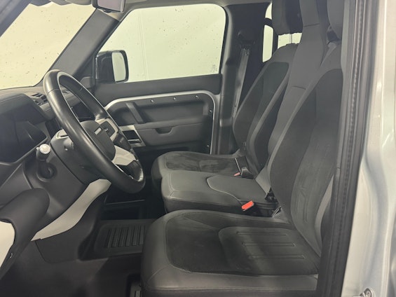 Vehicle image 4 Vehicle image 4