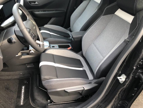 Vehicle image 4 Vehicle image 4