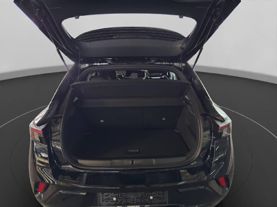 Vehicle image 8 Vehicle image 8