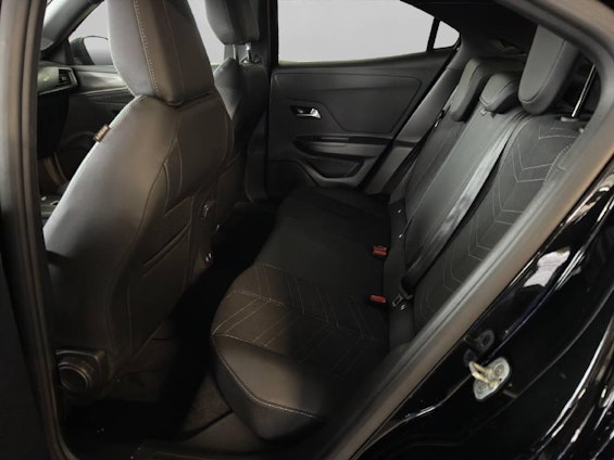 Vehicle image 7 Vehicle image 7