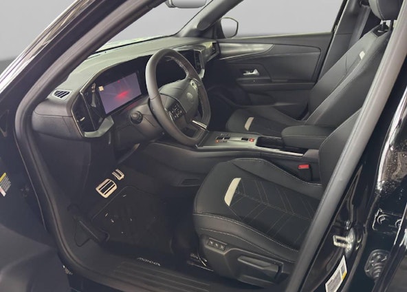 Vehicle image 4 Vehicle image 4