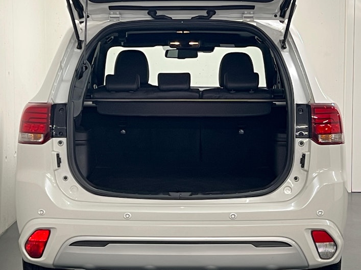 Vehicle image MITSUBISHI OUTLANDER