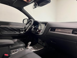 Vehicle image MITSUBISHI Outlander 2.4 PHEV Diamond