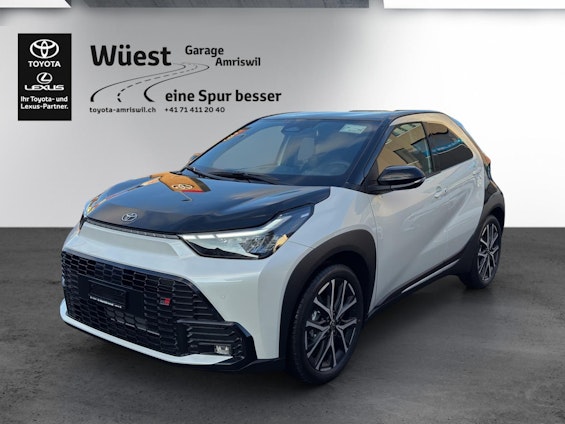 First vehicle image First vehicle image