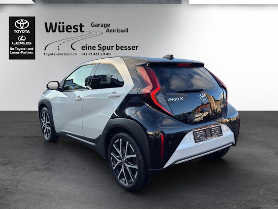 Vehicle image 2 Vehicle image 2