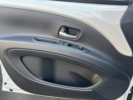 Vehicle image 10 Vehicle image 10