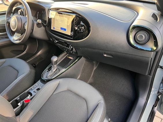 Vehicle image 13 Vehicle image 13