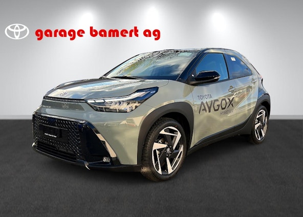 First vehicle image First vehicle image