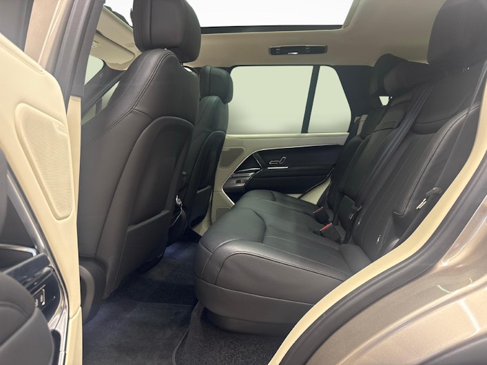 Vehicle image LAND ROVER RANGE ROVER