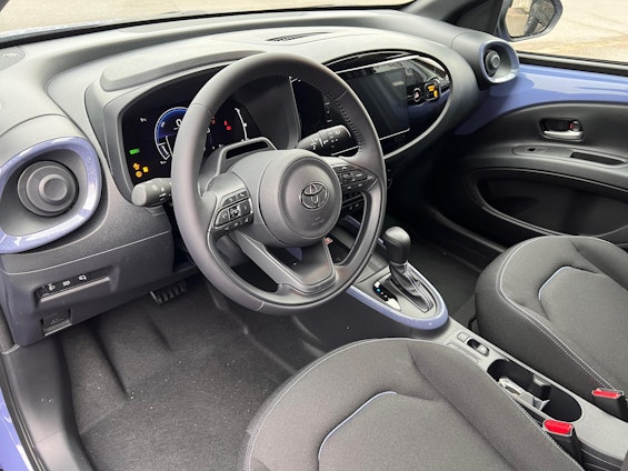 Vehicle image 6 Vehicle image 6