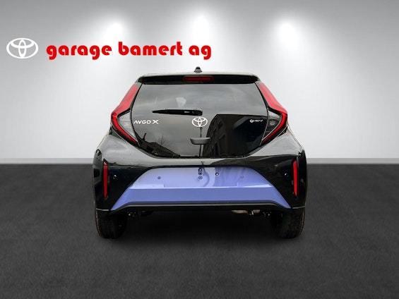 Vehicle image 4 Vehicle image 4