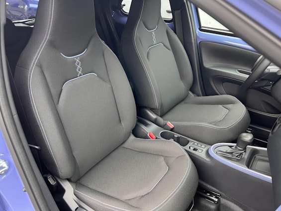 Vehicle image 13 Vehicle image 13