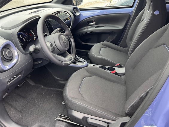 Vehicle image 7 Vehicle image 7