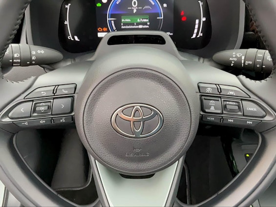 Vehicle image 15 Vehicle image 15