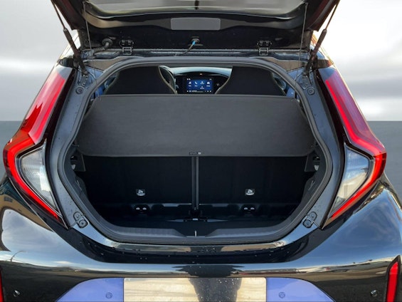 Vehicle image 15 Vehicle image 15