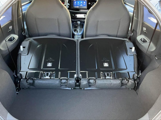 Vehicle image 16 Vehicle image 16