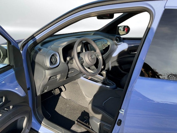 Vehicle image 4 Vehicle image 4