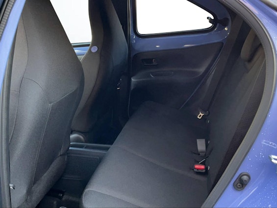 Vehicle image 7 Vehicle image 7