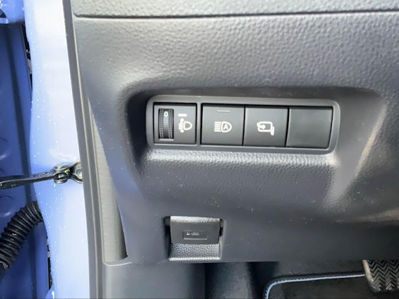 Vehicle image 13 Vehicle image 13