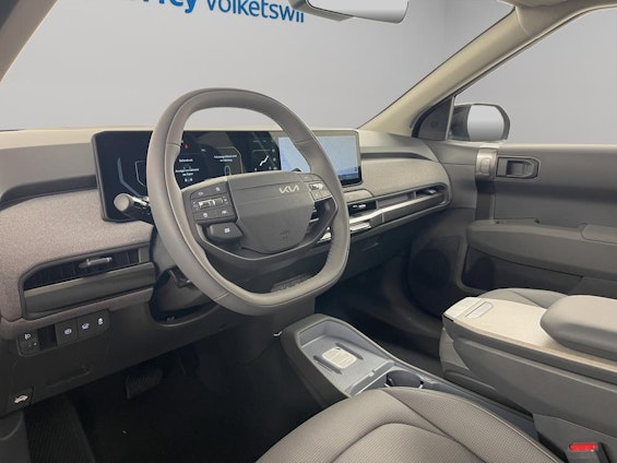 Vehicle image 9 Vehicle image 9