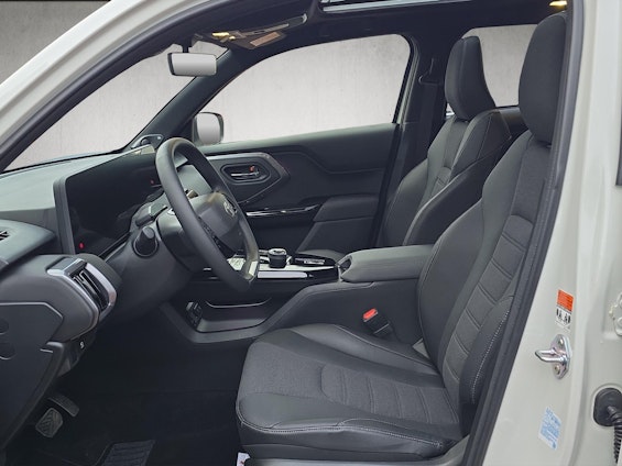 Vehicle image 8 Vehicle image 8