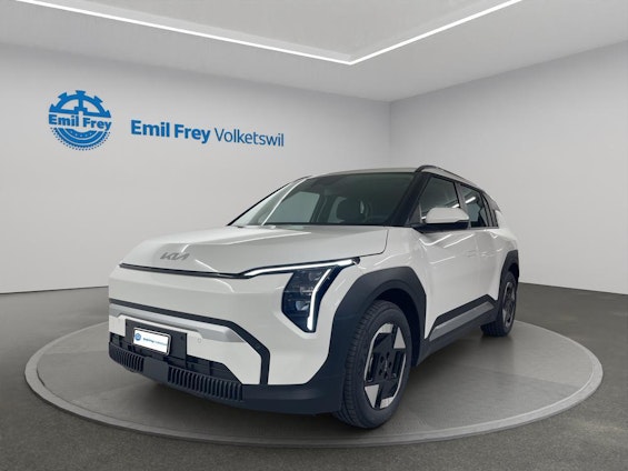 First vehicle image First vehicle image