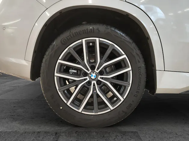 BMW X1 23d xDrive paddles