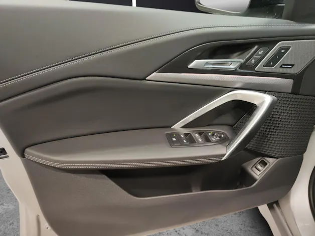 BMW X1 23d xDrive paddles