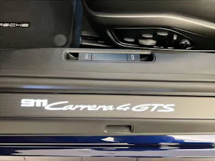 Porsche 911 Carrera 4 GTS Cabriolet