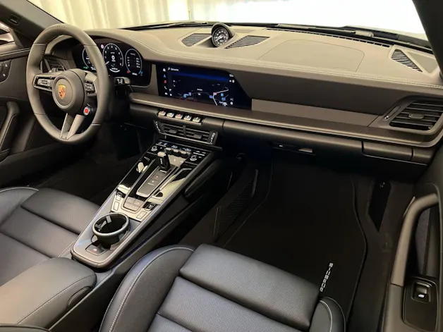 Porsche 911 Carrera 4 GTS Cabriolet