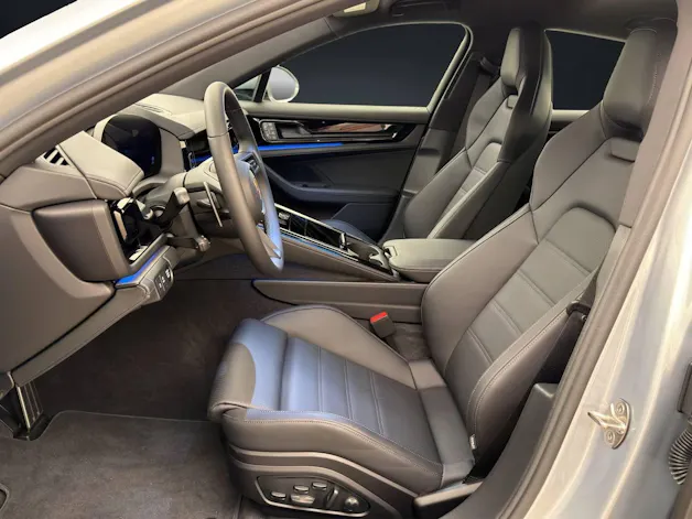 PORSCHE Panamera 4 E-Hybrid