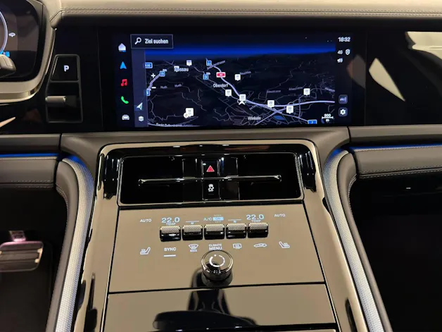 PORSCHE Panamera 4 E-Hybrid