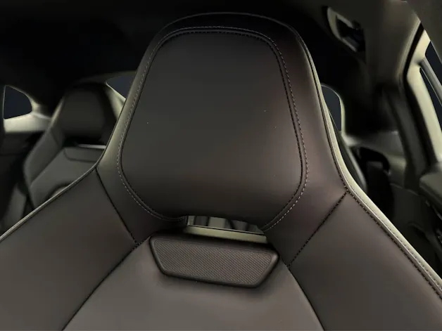 PORSCHE Panamera 4 E-Hybrid