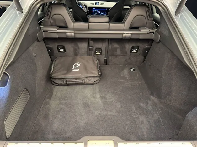 PORSCHE Panamera 4 E-Hybrid