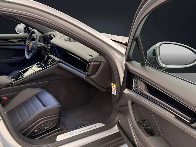 PORSCHE Panamera 4 E-Hybrid