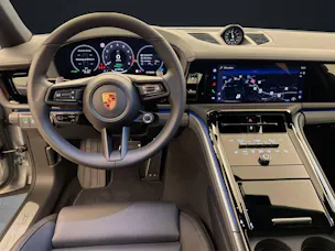 PORSCHE Panamera 4 E-Hybrid