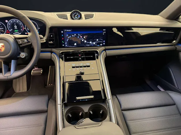 PORSCHE Panamera 4 E-Hybrid