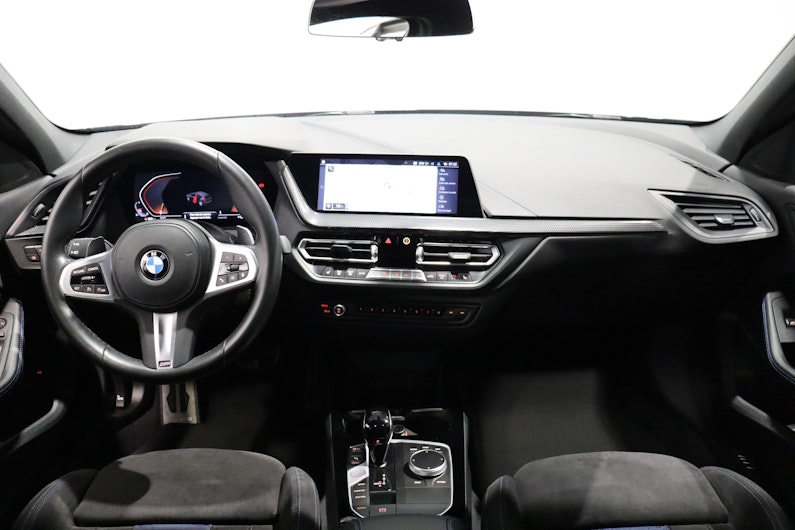 Vehicle image BMW 1 SERIES