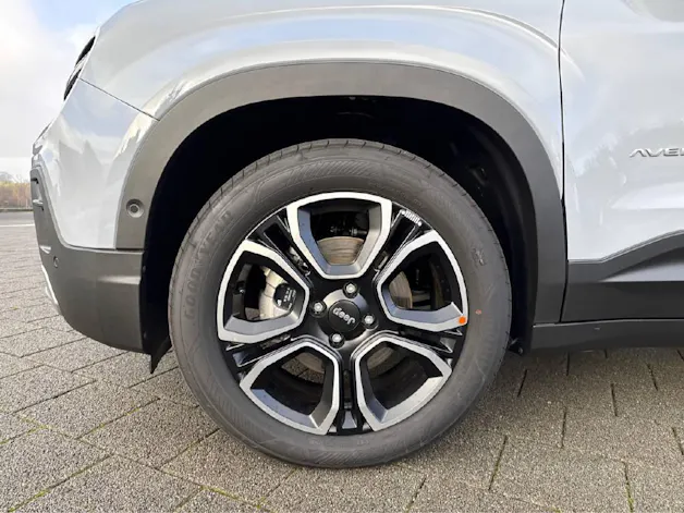 Jeep Avenger Summit