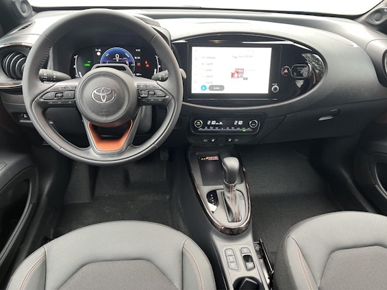 Vehicle image 4 Vehicle image 4