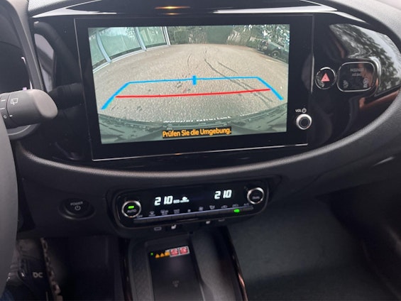 Vehicle image 9 Vehicle image 9