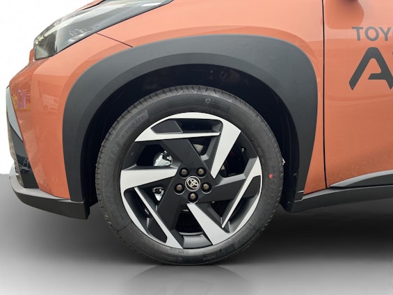 Vehicle image 14 Vehicle image 14