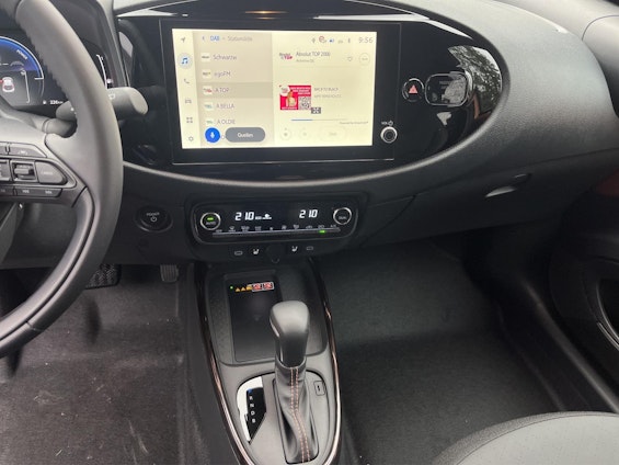 Vehicle image 8 Vehicle image 8