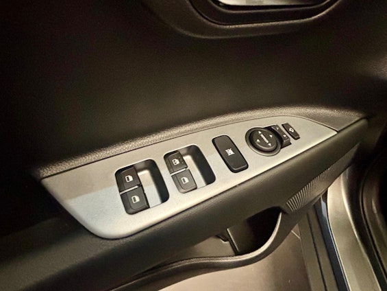 Vehicle image 13 Vehicle image 13