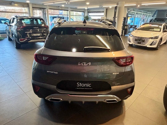 Vehicle image 6 Vehicle image 6