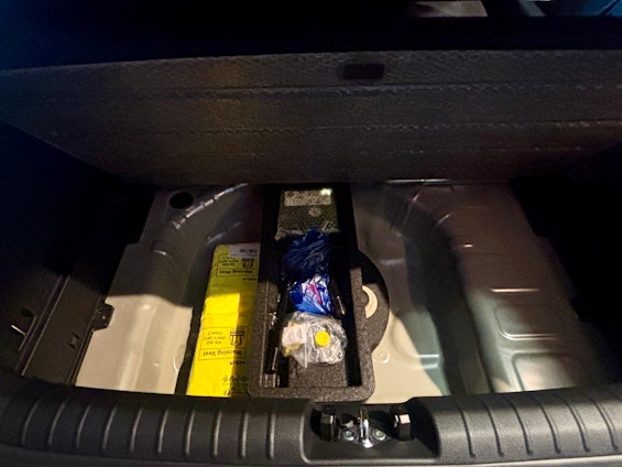 Vehicle image 19 Vehicle image 19