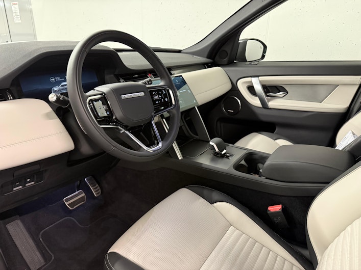 Vehicle image LAND ROVER DISCOVERY SPORT