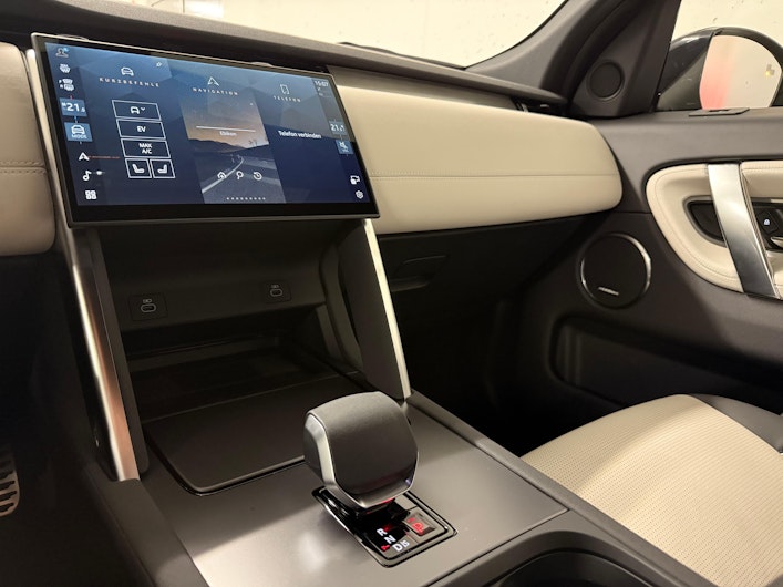 Vehicle image LAND ROVER DISCOVERY SPORT